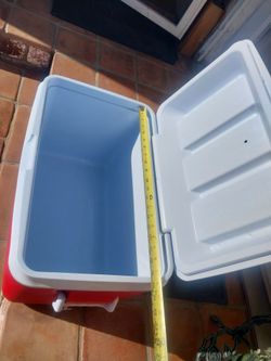 RUBBERMAID 48QT COOLER LIKE NEW