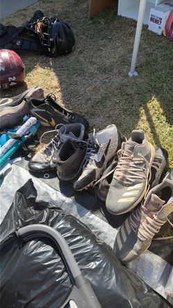 Various baseball cleats