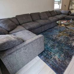 New 8 Piece Cloud Luxury Modular Sectional Couch! Free Delivery 🚚! Financing Available! 