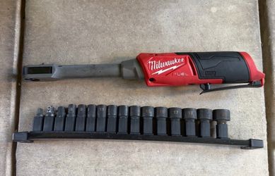 Milwaukee 3050-20 M12 FUEL 12V INSIDER Extended Reach Box Ratchet w/ Socket Set