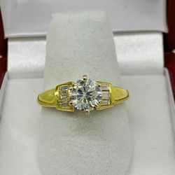 18k Solid Yellow Gold Engagement Ring With Diamonds  Size 7 1/2
