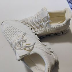 New Women's Size 8 White Slip Ons