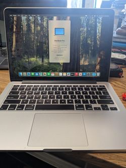 MacBook Pro 8gb Ram 256gb SSD Running Sequoia 