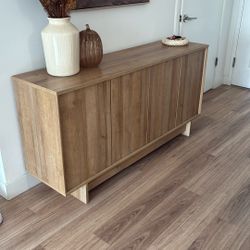 Sideboard 