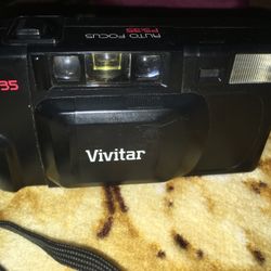 Vintage Vivitar PS:35 Auto Focus Point & Shoot camera and strap film camera