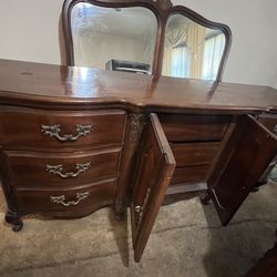 Bedroom Set, Vintage FREE