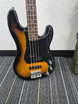 Squier Affinity Series PJ Bass