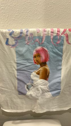 Nicki Minaj shirt medium