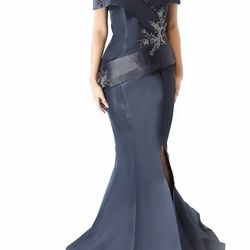 Stunning Terani Couture Mikado Gala Dress - Excellent Condition Size 8 Navy Blue