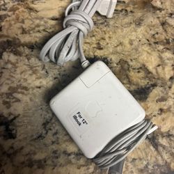Genuine Apple Portable Power Adapter M8482 