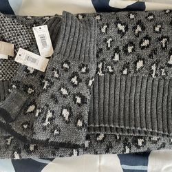 Banana Republic Scarf And Gloves 