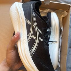 ASICS gel nimbus 27 size 11