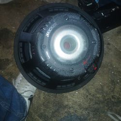 15'' Kicker 2 OHM DVC R15
