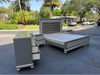 Beautiful Bedroom Set King Size Solid Wood Silver Color In Excellent Condition by Sofia Vergara