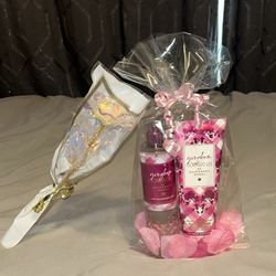Bath & body works gift set with light up rose 