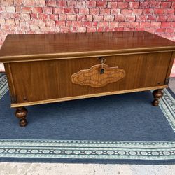 Vintage LANE Cedar chest With Lock Solid Wood Coffee Table 
