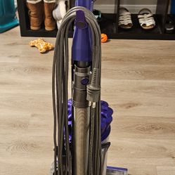 Dyson Vacuum 