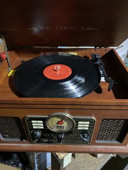 Vitrola 6 In 1. Record Player