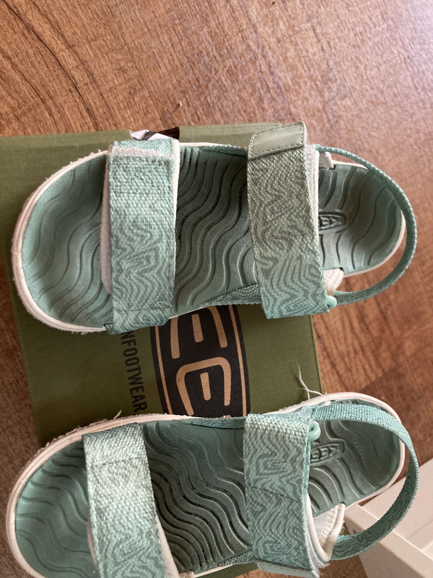 Keen Sandals Size 12 Kids
