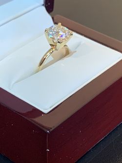 (4th of July deals) Beautiful Moissonite Ring