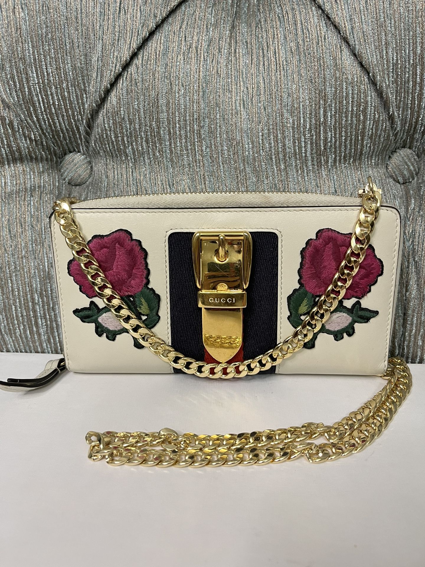 Gucci Limited Edition Wallet On Chain