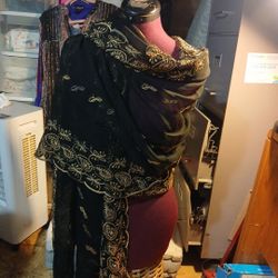 Sari's And Scarves