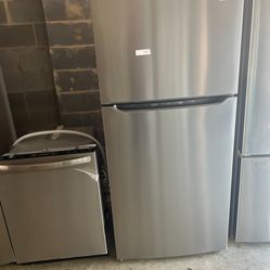 Frigidaire Refrigerator 18.3cu Ft. 2024