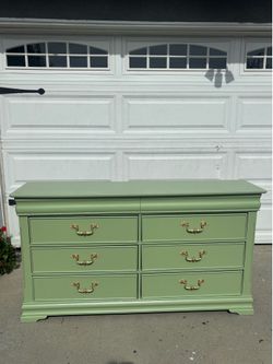 8 drawer sage green dresser 63L x 16W x 35H