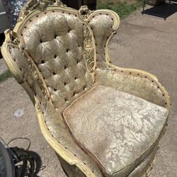 Antique chair / silla antigua 