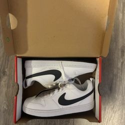 Nike Court Borough Low Recraft 3.5y