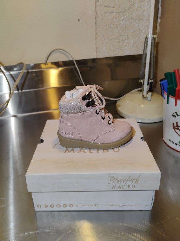 NIB Blowfish Malibu Size 6 Shoes BF-9603T CAYDEE-T