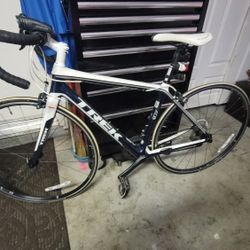 Trek Madone 4.7 (Like New)