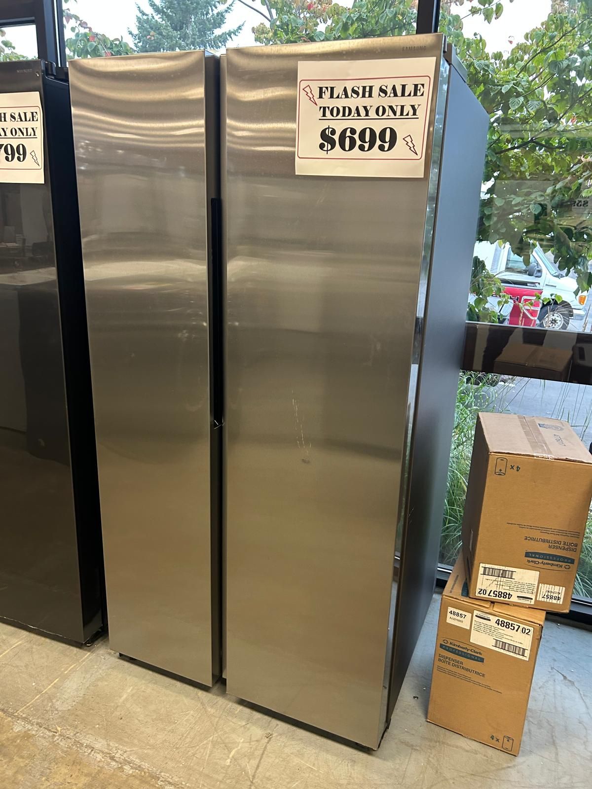 NEW Samsung 36 in. 28 cu. ft. Standard Depth Smart Side by Side Refrigerator in Fingerprint-Resistant Stainless Steel