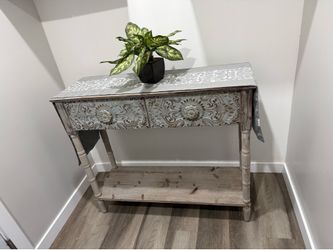 Entry way table