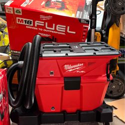 Milwaukee M18 FUEL NEXUS 6 Gallon Wet/Dry Vacuum with PACKOUT Compatibility and VACLINK (TOOL ONLY)