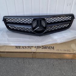 2008 2009 2010 2011 2012 2013 2014 Mercedes-Benz C300 Front Upper Grille
