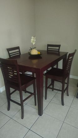 Wood table 60$ or BEST OFFER