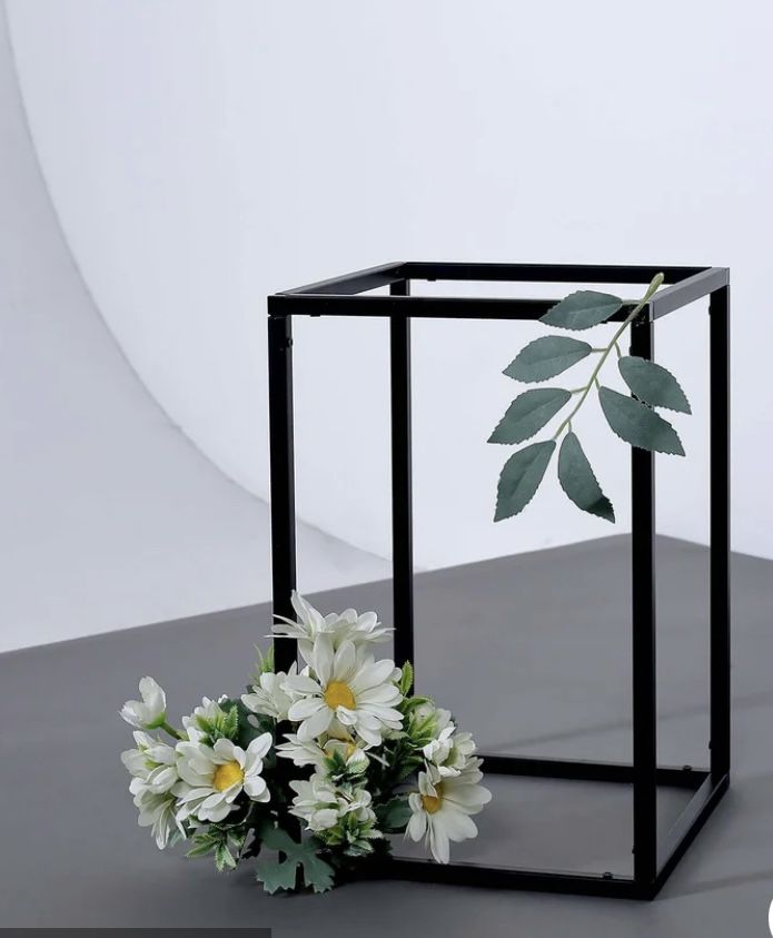 Black Metal Flower Stand 