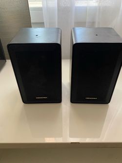 Memorex Bookshelf Speakers Pair