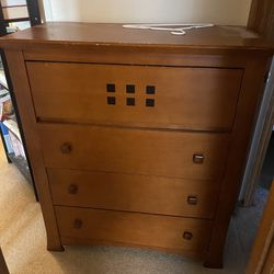 Pending Pickup: 4-Drawer Dresser