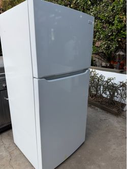 Frigidaire refrigerator
