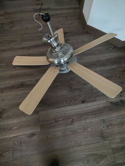 Hampton Bay Ceiling Fan with lights