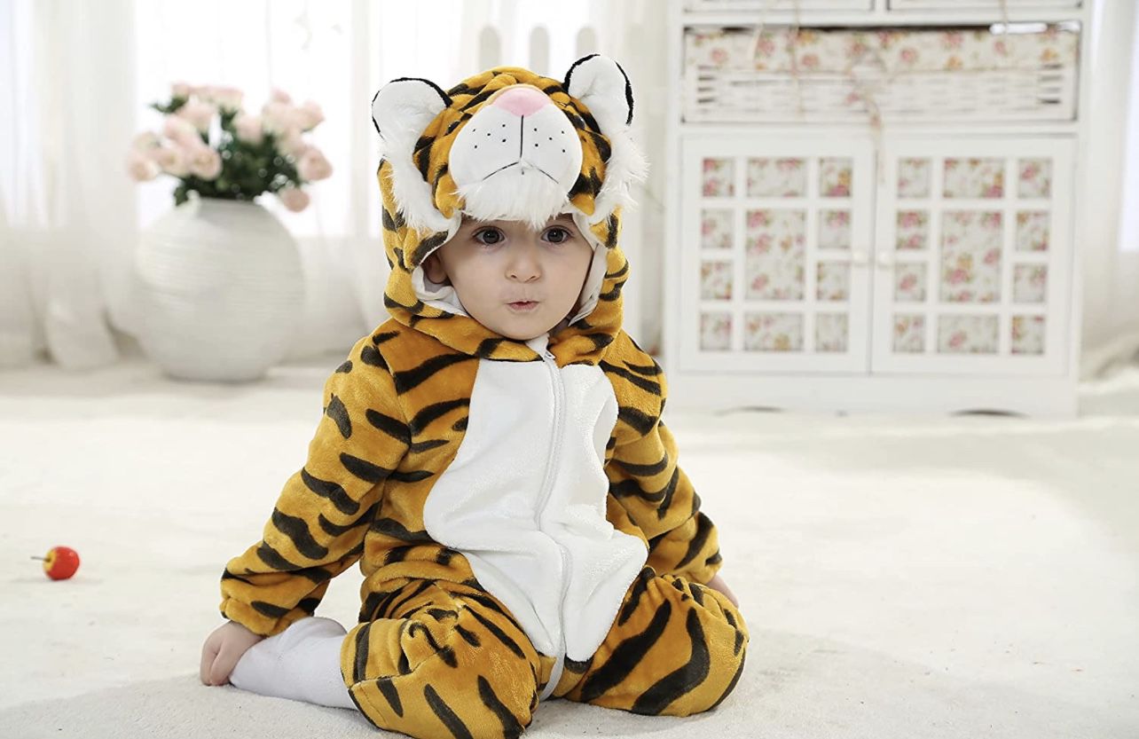 New kids Tiger Pajamas  hooded 2.5 -3.5 Years