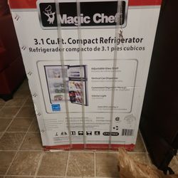Compact Refrigerator 