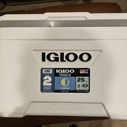 Cooler. Igloo Marine Ultra 25 Qt.