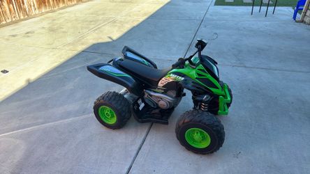 Yamaha Raptor 12V ATV Ride-on, Ages 4 to 8, Speeds Up to 5 MPH, Includes Battery and Charger