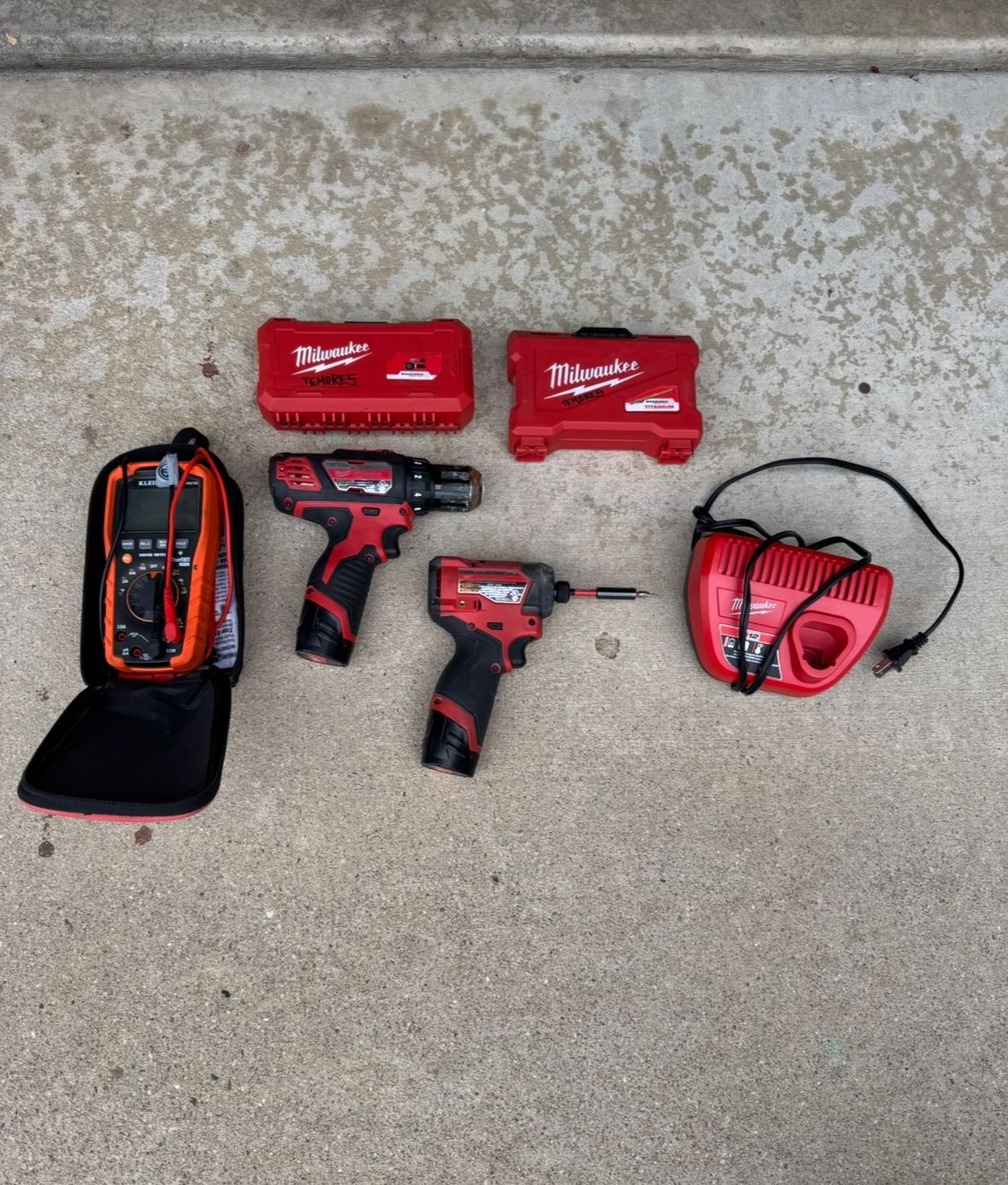Milwaukee Drills Impact Driver M12 Battery/Charger Bitts (used)