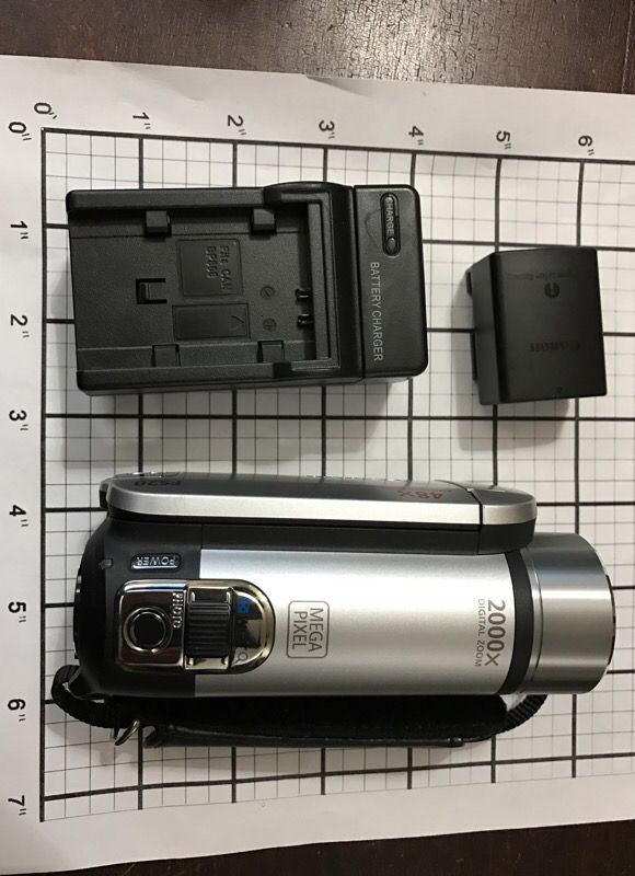 Cannon FS 2088 GB digital video camcorder, like new!
