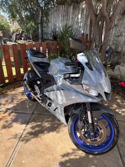2020  Grey YZF-R3