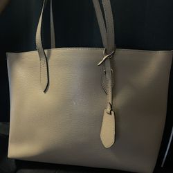 Burberry tote